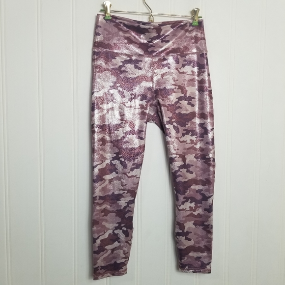 Fabletics Powerhold Pink Shine Metallic Camo Crop Leggings Womens Size M - Picture 2 of 14